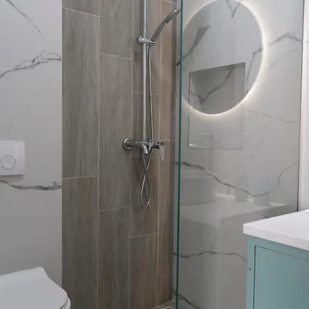 Oyster Apartment *